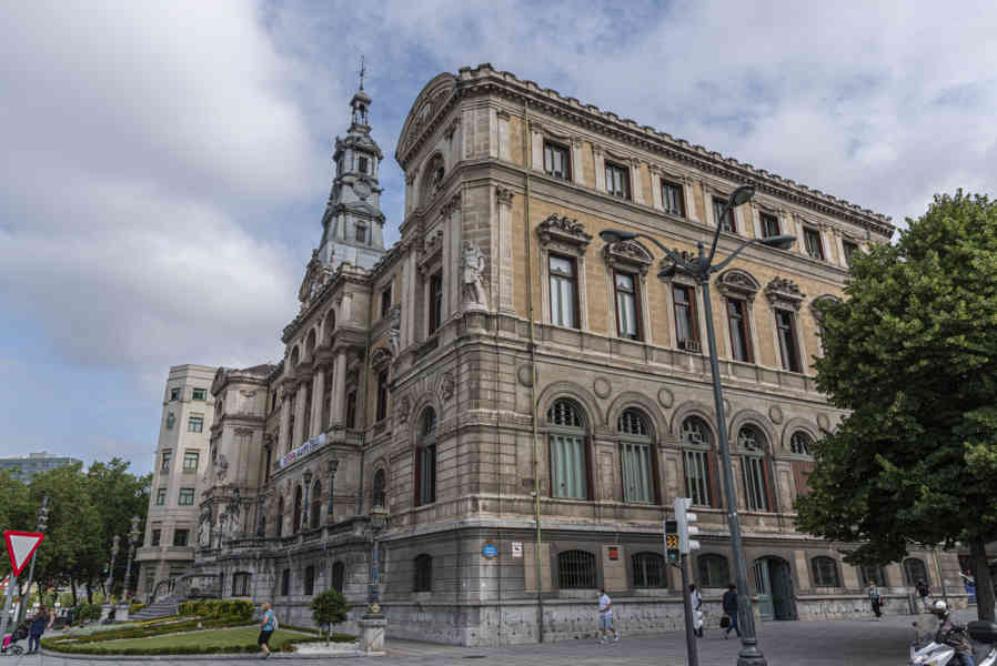 Vizcaya - Bilbao - Ayuntamiento 4.jpg